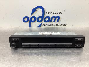 Gebruikte Radiobedienings paneel BMW 7 serie (E38) 730i/iL V8 32V Prijs € 68,00 Margeregeling aangeboden door Gebr Opdam B.V.