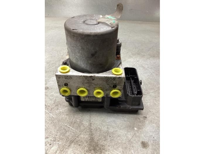 Gebruikte ABS Pomp Citroen Jumpy (G9) 1.6 HDI 16V Prijs € 100,00 Margeregeling aangeboden door Gebr Opdam B.V.