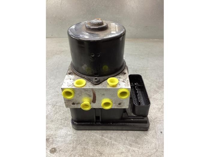 Gebruikte ABS Pomp Opel Zafira (M75) 1.8 16V Ecotec Prijs € 100,00 Margeregeling aangeboden door Gebr Opdam B.V.