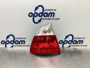 Gebruikte Achterlicht links BMW 3 serie Touring (E46/3) 318i 16V Prijs € 32,00 Margeregeling aangeboden door Gebr Opdam B.V.
