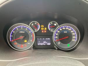 Gebruikte Tellerklok Suzuki SX4 (EY/GY) 1.6 16V 4x4 Prijs € 68,00 Margeregeling aangeboden door Gebr Opdam B.V.