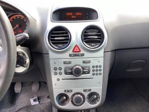 Gebruikte Radio CD Speler Opel Corsa D 1.4 16V Twinport Prijs € 75,00 Margeregeling aangeboden door Gebr Opdam B.V.
