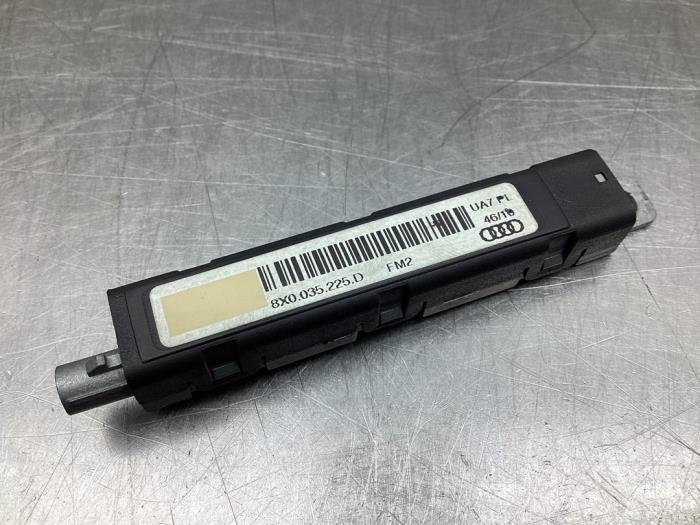 Antenne Versterker van een Audi A1 (8X1/8XK) 1.2 TFSI 2011