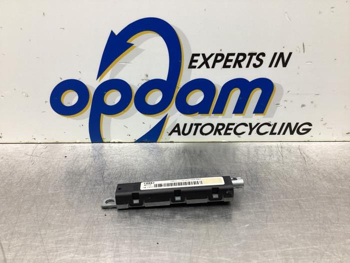 Antenne Versterker van een Audi A1 (8X1/8XK) 1.2 TFSI 2011