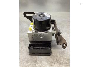 Gebruikte ABS Pomp Jeep Grand Cherokee (WH/WK) 4.7i V8 Prijs € 350,00 Margeregeling aangeboden door Gebr Opdam B.V.