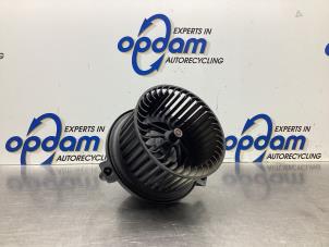 Gebruikte Chaufage Ventilatiemotor BMW Mini One/Cooper (R50) 1.6 16V One Prijs € 45,00 Margeregeling aangeboden door Gebr Opdam B.V.