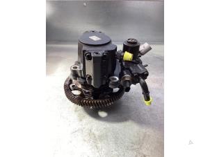 Gebruikte Dieselpomp Mercedes E (W212) E-220 CDI 16V BlueEfficiency,BlueTEC Prijs € 250,00 Margeregeling aangeboden door Gebr Opdam B.V.