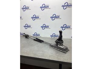 Gebruikte Versnellingsbak Bedieningskabel Skoda Fabia III Combi (NJ5) 1.0 TSI 12V Prijs € 125,00 Margeregeling aangeboden door Gebr Opdam B.V.