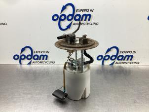 Gebruikte Benzinepomp Hyundai i10 (F5) 1.1i 12V Prijs € 54,00 Margeregeling aangeboden door Gebr Opdam B.V.