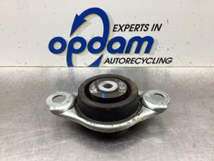 Gebruikte Versnellingsbak Steun Fiat 500 (312) 1.2 Prijs € 32,00 Margeregeling aangeboden door Gebr Opdam B.V.