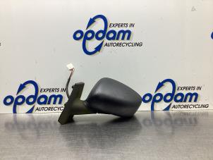 Gebruikte Buitenspiegel links Fiat Idea (350AX) 1.4 16V Prijs € 45,00 Margeregeling aangeboden door Gebr Opdam B.V.