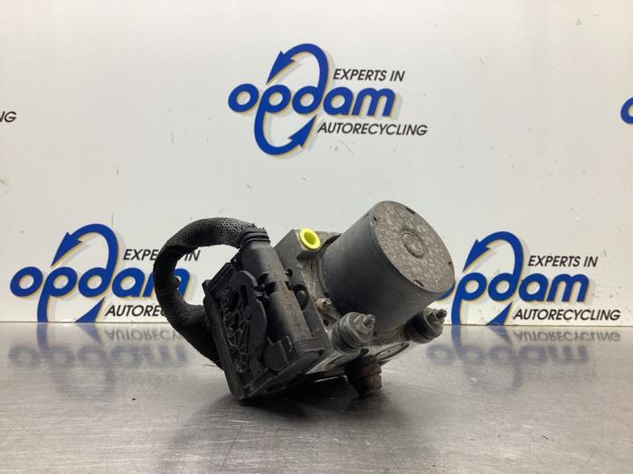 Gebruikte ABS Pomp Fiat Idea (350AX) 1.4 16V Prijs € 135,00 Margeregeling aangeboden door Gebr Opdam B.V.