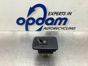 Gebruikte Raam schakelaar elektrisch Mercedes Citan (415.6) 1.5 108 CDI Euro 6 Prijs € 14,00 Margeregeling aangeboden door Gebr Opdam B.V.