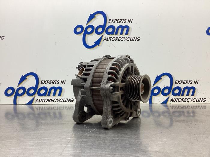 Gebruikte Dynamo Nissan Qashqai (J10) 1.6 16V Prijs € 76,00 Margeregeling aangeboden door Gebr Opdam B.V.