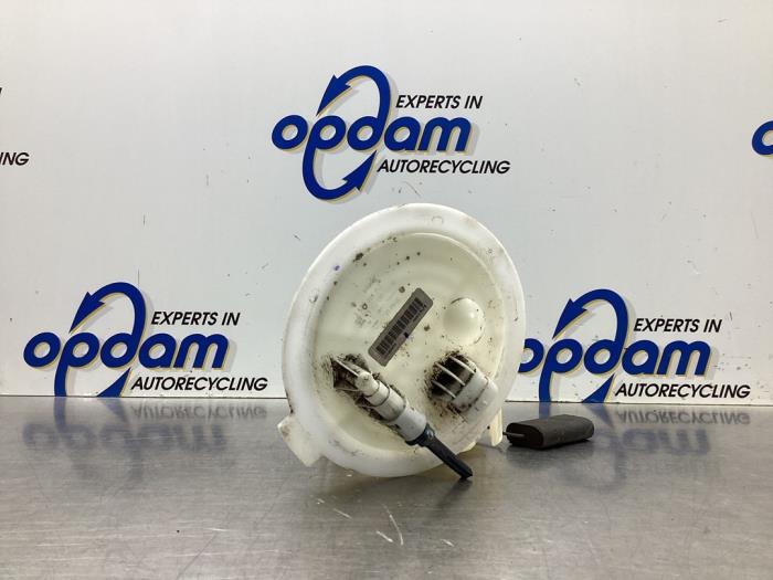 Gebruikte Benzinepomp Opel Astra H SW (L35) 1.6 16V Twinport Prijs € 45,00 Margeregeling aangeboden door Gebr Opdam B.V.