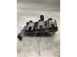 Gebruikte Bobine Hyundai Santa Fe I 2.7 V6 24V 4x4 Autom. Prijs € 45,00 Margeregeling aangeboden door Gebr Opdam B.V.