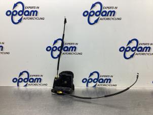 Gebruikte Deurslot Mechaniek 4Deurs links-achter Opel Astra K Sports Tourer 1.0 Turbo 12V Prijs € 45,00 Margeregeling aangeboden door Gebr Opdam B.V.