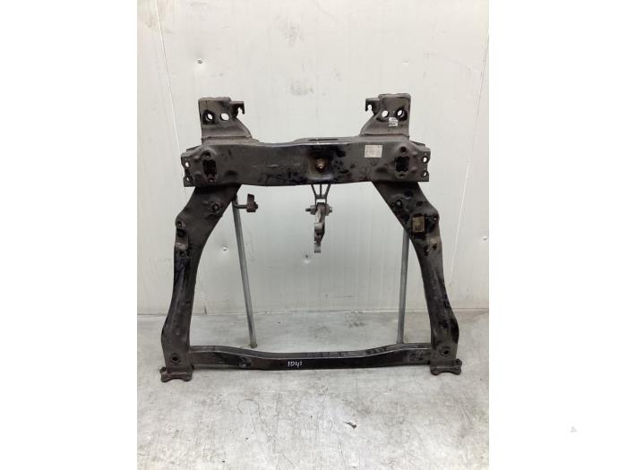 Gebruikte Subframe Opel Karl 1.0 12V Prijs € 150,00 Margeregeling aangeboden door Gebr Opdam B.V.