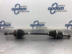 Gebruikte Aandrijfas links-voor Toyota Aygo (B40) 1.0 12V VVT-i Prijs € 68,00 Margeregeling aangeboden door Gebr Opdam B.V.