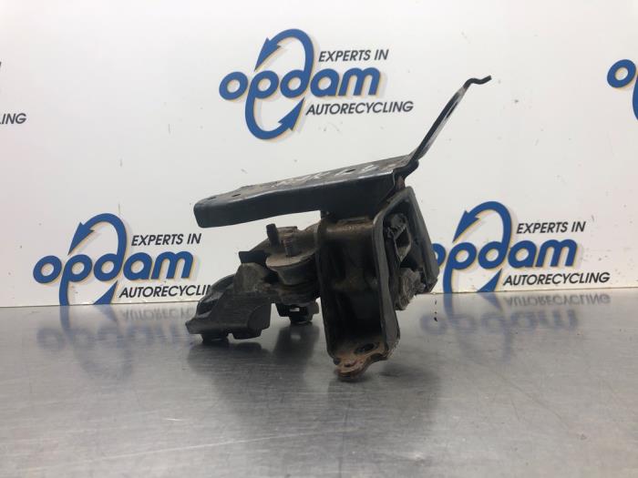 Gebruikte Versnellingsbak Steun Toyota Aygo (B40) 1.0 12V VVT-i Prijs € 36,00 Margeregeling aangeboden door Gebr Opdam B.V.