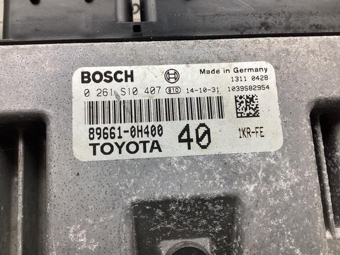 Computer Motormanagement van een Toyota Aygo (B40) 1.0 12V VVT-i 2015