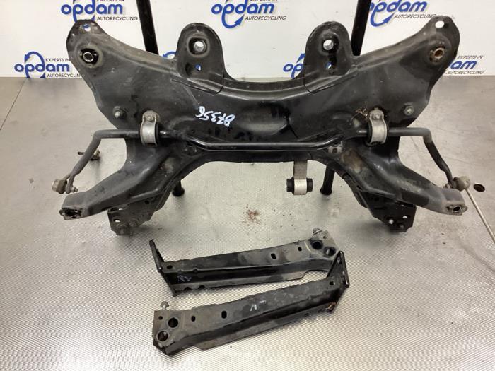 Subframe van een Fiat 500 (312) 0.9 TwinAir 85 2020