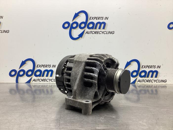 Gebruikte Dynamo Fiat Punto III (199) 0.9 TwinAir Prijs € 90,00 Margeregeling aangeboden door Gebr Opdam B.V.