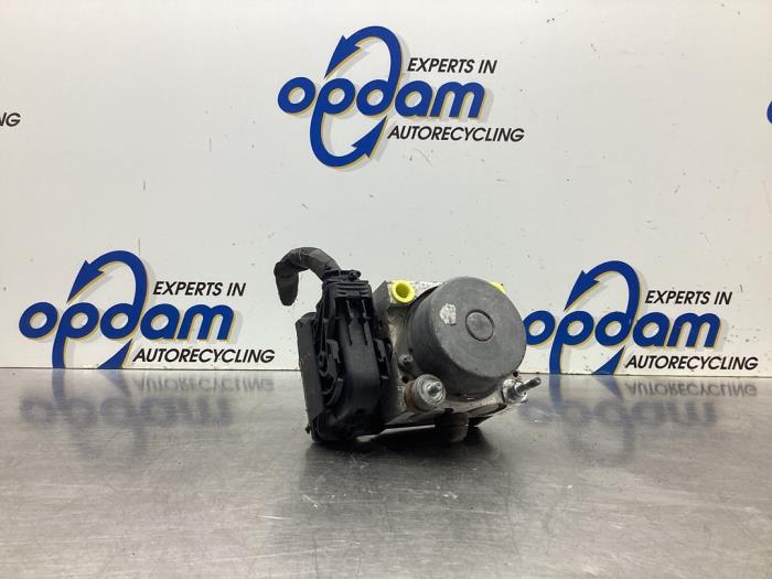 Gebruikte ABS Pomp Fiat Punto III (199) 0.9 TwinAir Prijs € 135,00 Margeregeling aangeboden door Gebr Opdam B.V.