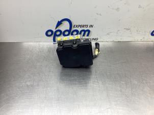 Gebruikte ABS Pomp Renault Clio IV Estate/Grandtour (7R) 0.9 Energy TCE 90 12V Prijs € 112,00 Margeregeling aangeboden door Gebr Opdam B.V.