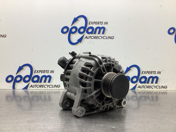 Gebruikte Dynamo Opel Corsa F (UB/UH/UP) 1.2 12V 75 Prijs € 112,00 Margeregeling aangeboden door Gebr Opdam B.V.