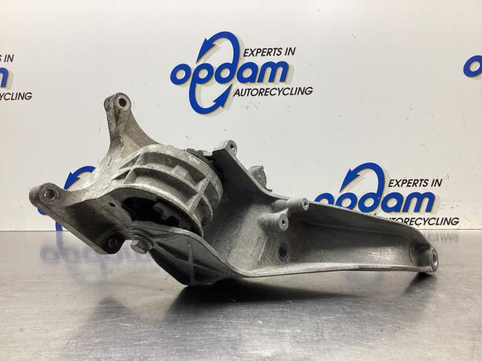 Gebruikte Motorsteun BMW Mini (R50/53) 1.6 16V One Prijs € 45,00 Margeregeling aangeboden door Gebr Opdam B.V.