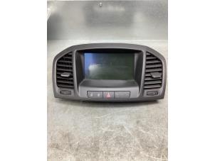 Gebruikte Display Multi Media regelunit Opel Insignia 1.8 16V Ecotec Prijs € 250,00 Margeregeling aangeboden door Gebr Opdam B.V.