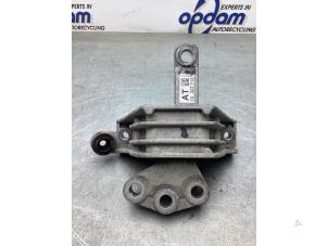 Gebruikte Motorrubber Opel Insignia 1.8 16V Ecotec Prijs € 30,00 Margeregeling aangeboden door Gebr Opdam B.V.