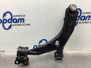 Gebruikte Draagarm onder rechts-voor Mazda 3 Sport (BK) 1.6i 16V Prijs € 45,00 Margeregeling aangeboden door Gebr Opdam B.V.