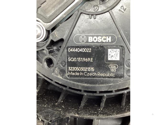 Adblue tank van een Volkswagen Caddy Cargo V (SBA/SBH) 2.0 TDI BlueMotionTechnology 2022