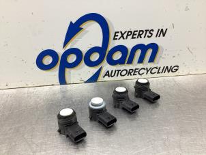 Gebruikte PDC Sensor Volkswagen Polo VI (AW1) 1.0 12V BlueMotion Technology Prijs € 112,00 Margeregeling aangeboden door Gebr Opdam B.V.