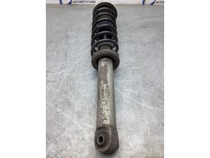 Gebruikte Schokdemperpoot links-achter BMW 5 serie (E60) 523i 24V Prijs € 40,00 Margeregeling aangeboden door Gebr Opdam B.V.
