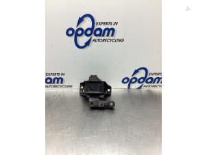 Gebruikte Motorsteun Peugeot 1007 (KM) 1.4 HDI Prijs € 32,00 Margeregeling aangeboden door Gebr Opdam B.V.