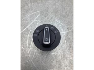 Gebruikte Licht Schakelaar Volkswagen Golf VII (AUA) 1.2 TSI 16V Prijs € 15,00 Margeregeling aangeboden door Gebr Opdam B.V.