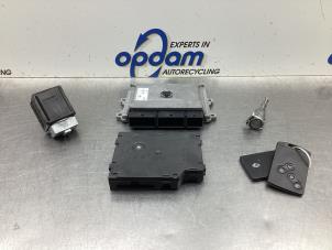 Gebruikte Computer Motormanagement Renault Clio IV Estate/Grandtour (7R) 0.9 Energy TCE 12V Prijs € 292,00 Margeregeling aangeboden door Gebr Opdam B.V.