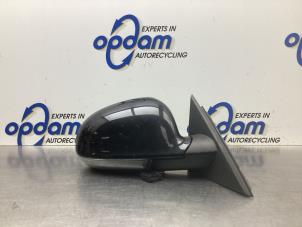 Gebruikte Spiegel Buiten rechts Volkswagen Passat Variant (3B6) 2.0 20V Prijs € 50,00 Margeregeling aangeboden door Gebr Opdam B.V.