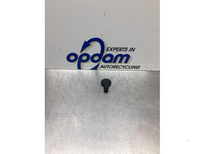 Gebruikte Sensor regen Opel Zafira (M75) 2.2 16V Direct Ecotec Prijs € 36,00 Margeregeling aangeboden door Gebr Opdam B.V.