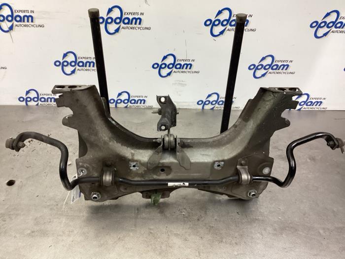 Gebruikte Subframe Renault Clio IV Estate/Grandtour (7R) 0.9 Energy TCE 12V Prijs € 81,00 Margeregeling aangeboden door Gebr Opdam B.V.