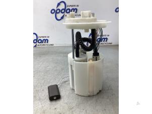 Gebruikte Benzinepomp Alfa Romeo MiTo (955) 1.4 16V Prijs € 70,00 Margeregeling aangeboden door Gebr Opdam B.V.