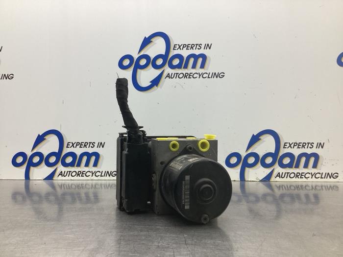 Gebruikte ABS Pomp Volkswagen Touran (1T1/T2) 2.0 TDI 16V 140 Prijs € 99,00 Margeregeling aangeboden door Gebr Opdam B.V.