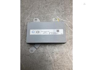 Gebruikte Radio condensator Mazda CX-5 II (KF) 2.0 SkyActiv-G 165 16V 2WD Prijs € 90,00 Margeregeling aangeboden door Gebr Opdam B.V.