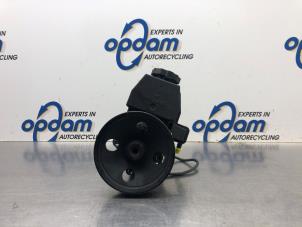 Gebruikte Servopomp Mercedes C Combi (S203) 2.0 C-180 16V Prijs € 54,00 Margeregeling aangeboden door Gebr Opdam B.V.