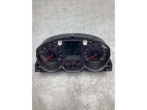 Gebruikte Kilometerteller KM Volkswagen Passat Variant (3C5) 2.0 FSI 16V Prijs € 125,00 Margeregeling aangeboden door Gebr Opdam B.V.