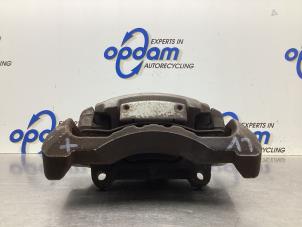 Gebruikte Remklauw (Tang) links-voor Volvo V70 (BW) 2.0 D3 20V Prijs € 90,00 Margeregeling aangeboden door Gebr Opdam B.V.