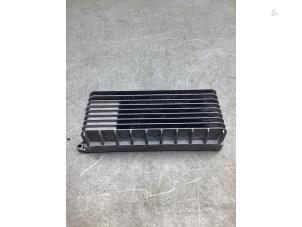 Gebruikte Radio versterker Audi A6 Avant (C6) 2.8 V6 24V FSI Prijs € 75,00 Margeregeling aangeboden door Gebr Opdam B.V.